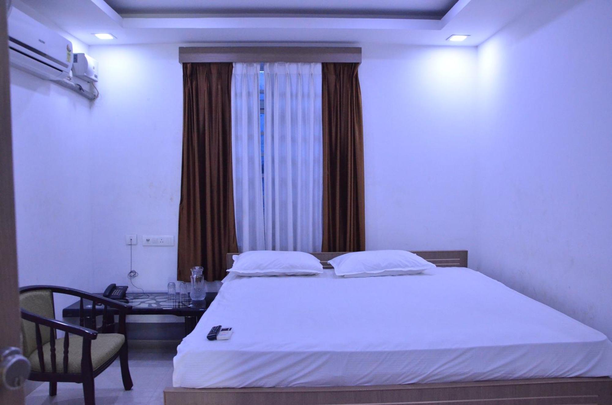 Golden Grand By Xury Hotels Tiruchchendūr Kültér fotó